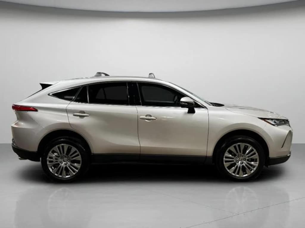 Used 2023 Toyota Venza XLE SUV