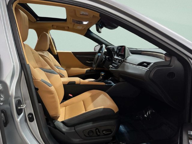 2025 Lexus ES 350 - Photo 25