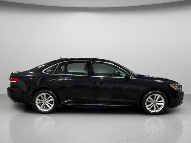 Used 2020 Volkswagen Passat SE with VIN 1VWSA7A30LC025570 for sale in Brookfield, WI