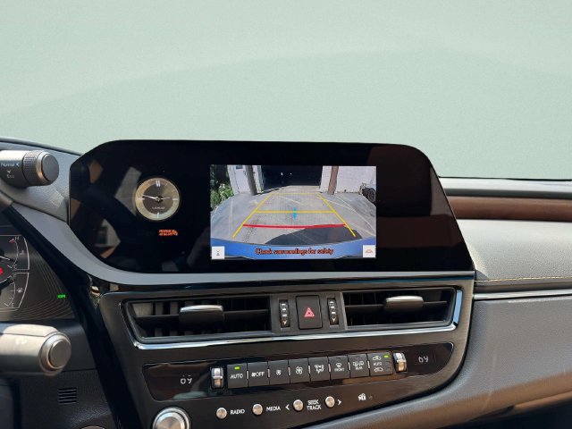 2025 Lexus ES 350 - Photo 14