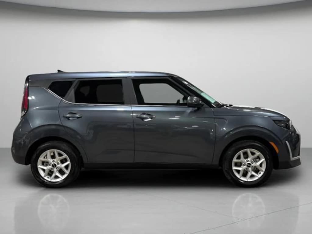 Used 2025 Kia Soul LX Hatchback