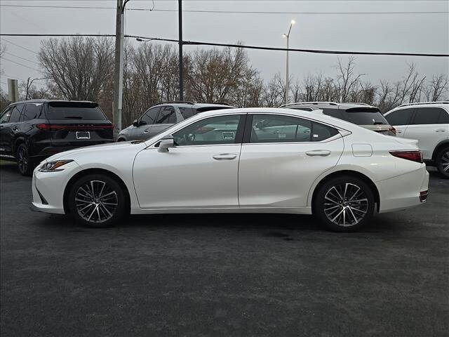 2024 Lexus ES 250 Premium photo 4