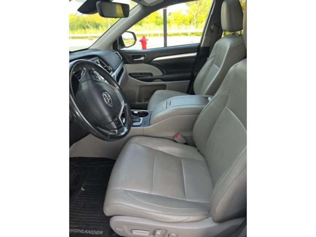 Used 2018 Toyota Highlander XLE SUV