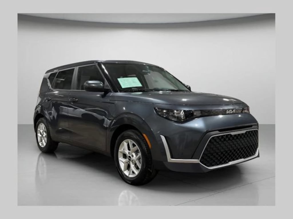 Used 2025 Kia Soul LX Hatchback