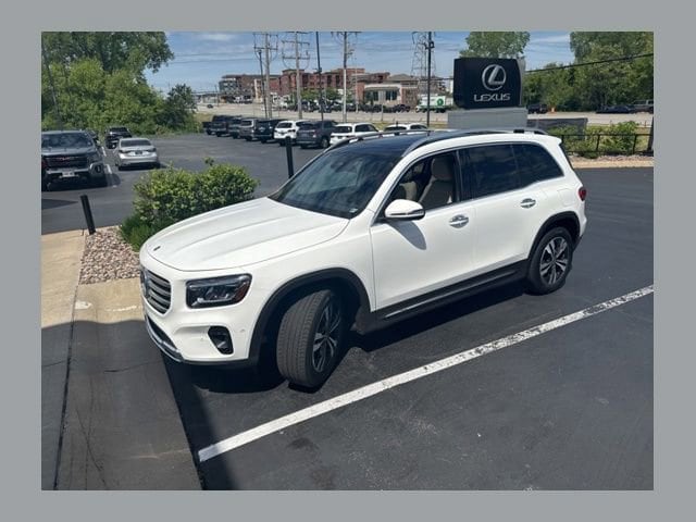 2025 Mercedes-Benz GLB GLB 250 4MATIC's photo