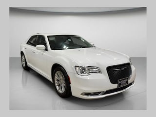 2016 Chrysler 300 Limited Sedan