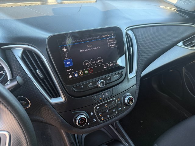 2025 Chevrolet Malibu 1LT - Photo 12