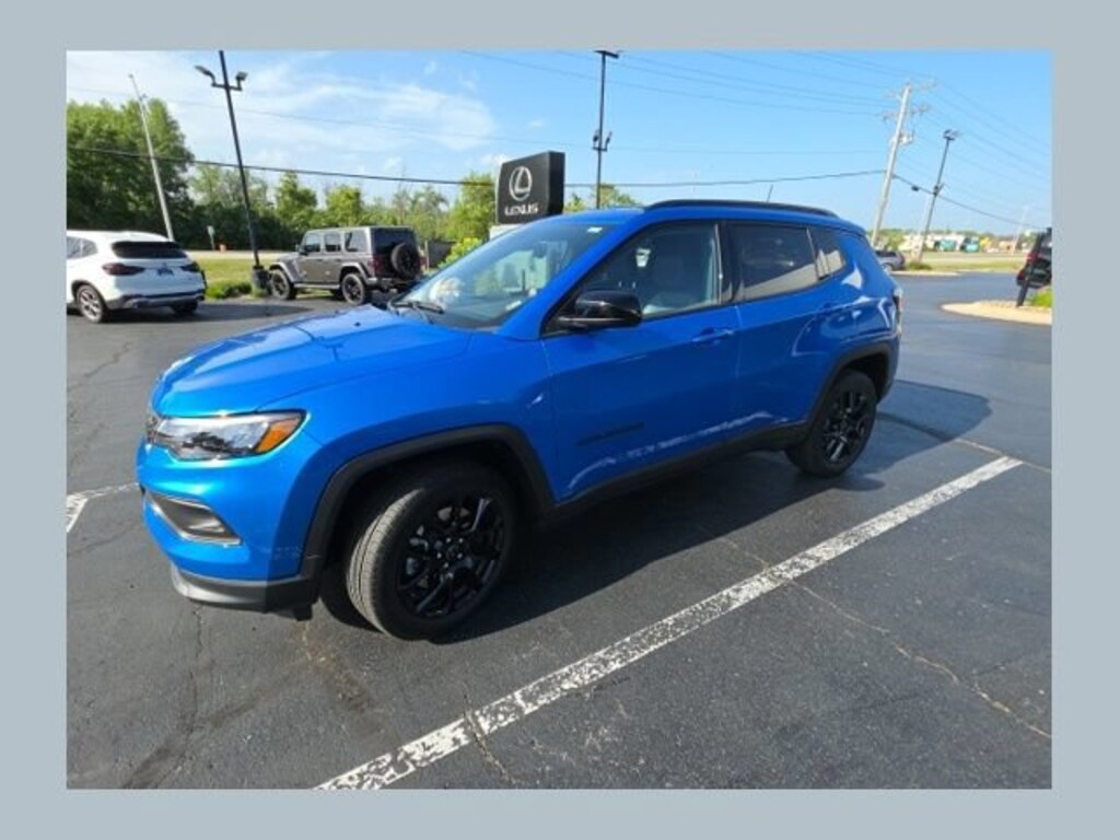 Used 2025 Jeep Compass Latitude SUV