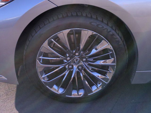 2022 Lexus LS Base - Photo 10