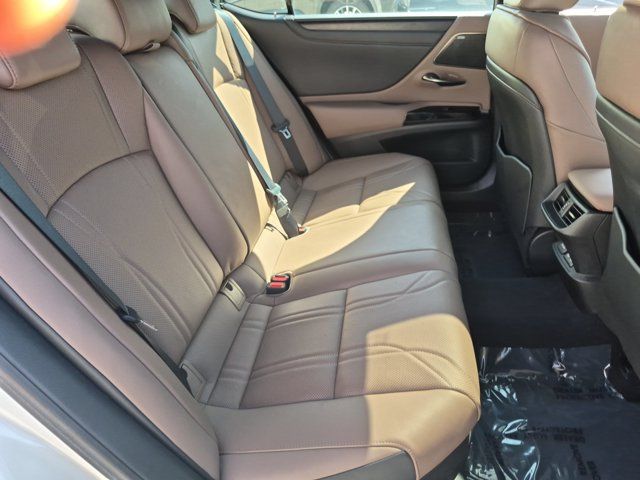 Photo 33