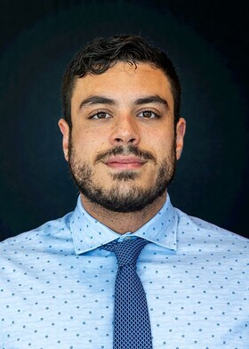 Staff member Alexander Ghandy from ID_e7ed0065d959