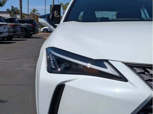 2026 Lexus UX Hybrid 300h Premium - Photo 10