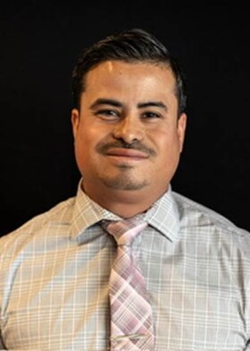 Staff member Victor Pina from ID_e7ed0065d959