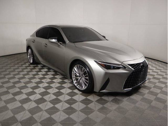 2023 Lexus IS 300 photo 3