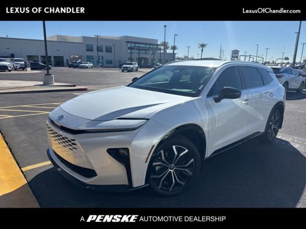 Used 2025 Toyota Crown Signia XLE SUV