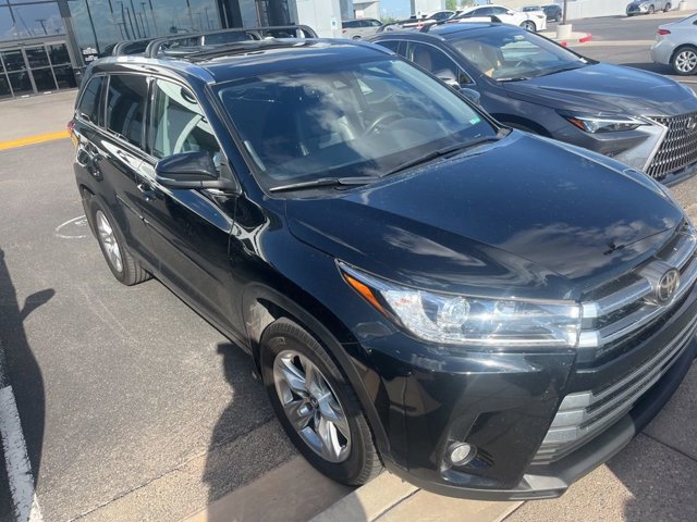 2017 Toyota Highlander Limited photo 2