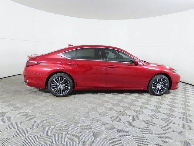 2025 Lexus ES 300h Base photo 4