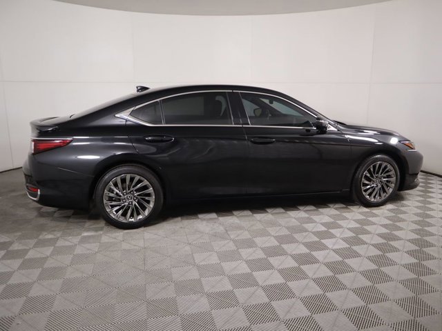 2024 Lexus ES 300h Luxury photo 4