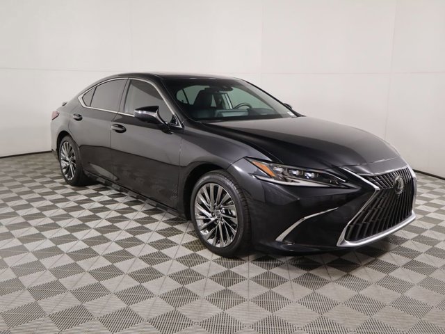 2024 Lexus ES 300h Luxury photo 3
