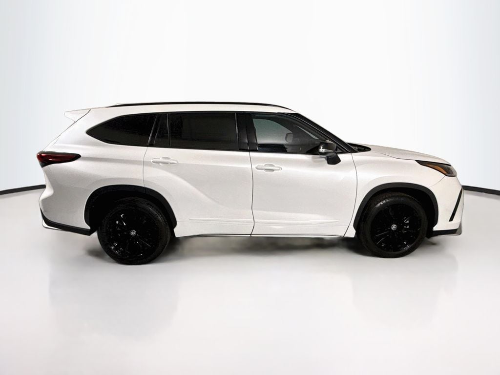 Used 2023 Toyota Highlander L SUV