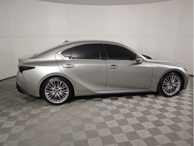 2023 Lexus IS 300 photo 4