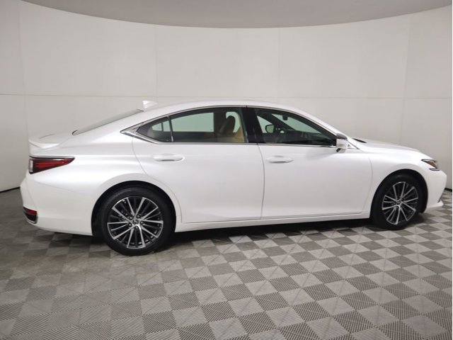 2025 Lexus ES 300h Base photo 4