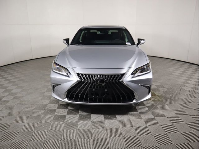 2025 Lexus ES 300h photo 2