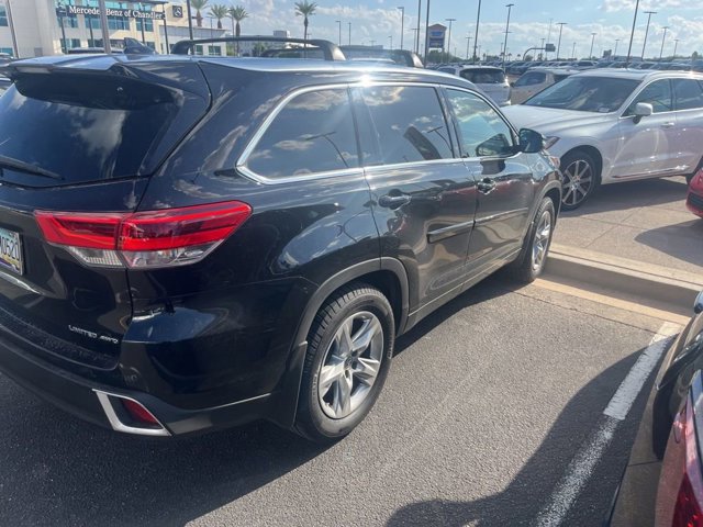2017 Toyota Highlander Limited photo 3