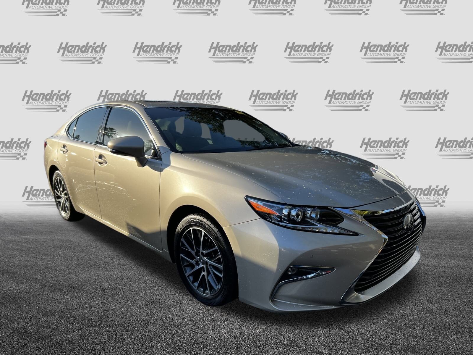 2017 Lexus ES 350 photo 2