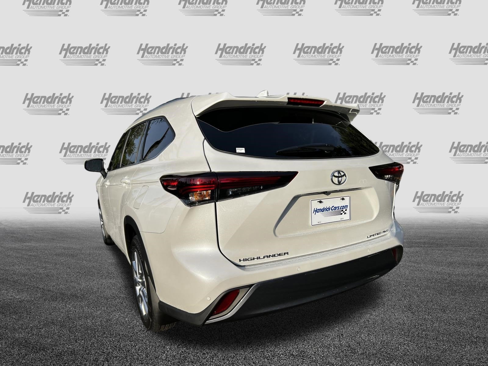 2026 Toyota Highlander Limited photo 4