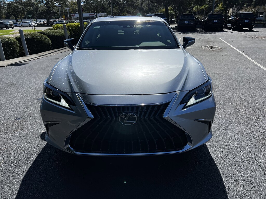 New 2025 Lexus ES 350  Sedan