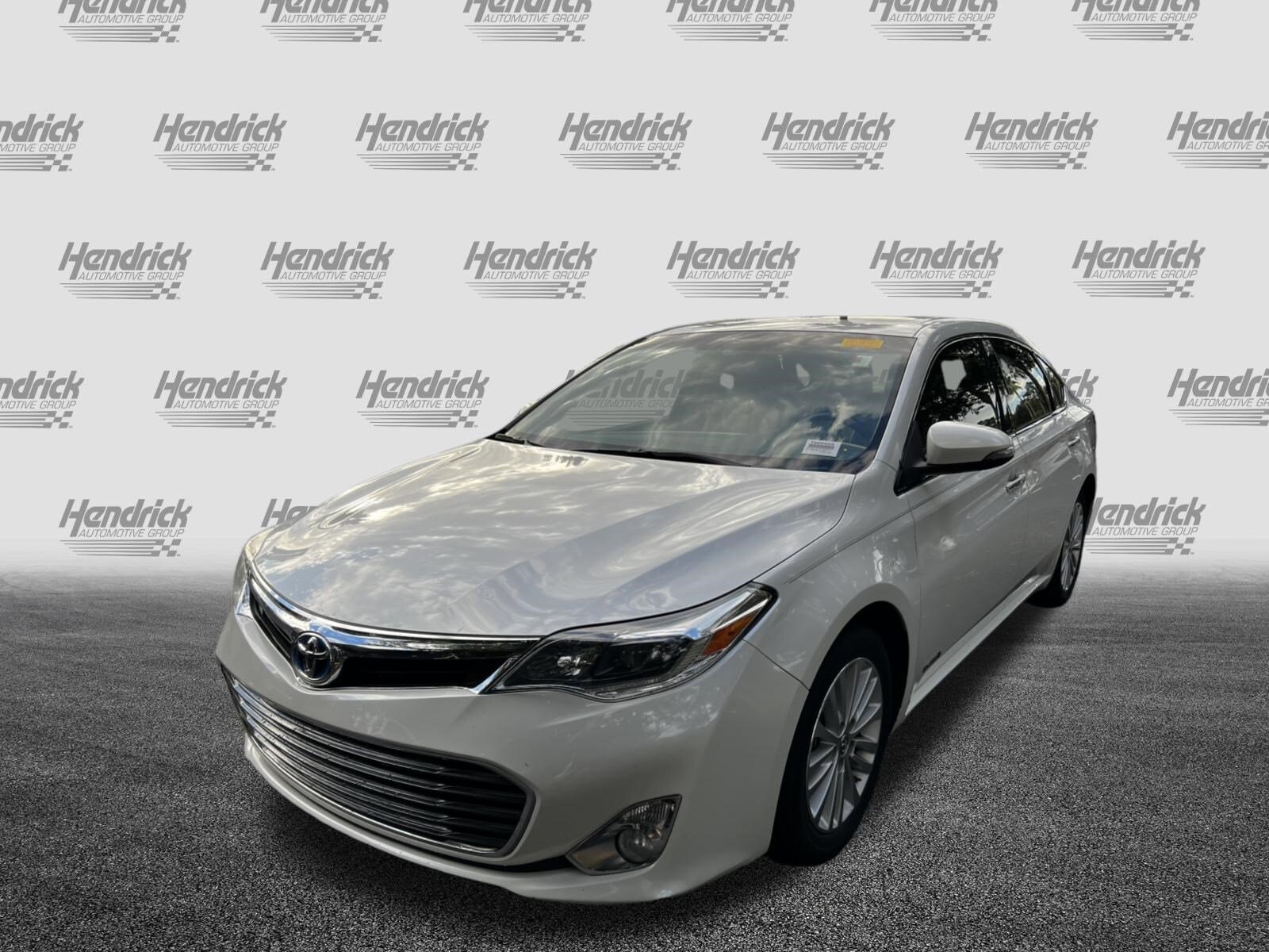 2013 Toyota Avalon Hybrid Limited photo 3