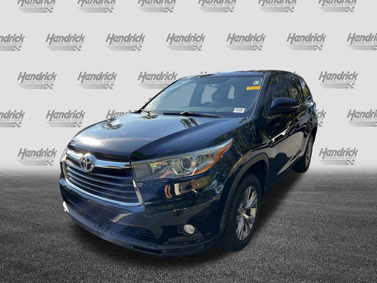2015 Toyota Highlander LE photo 3