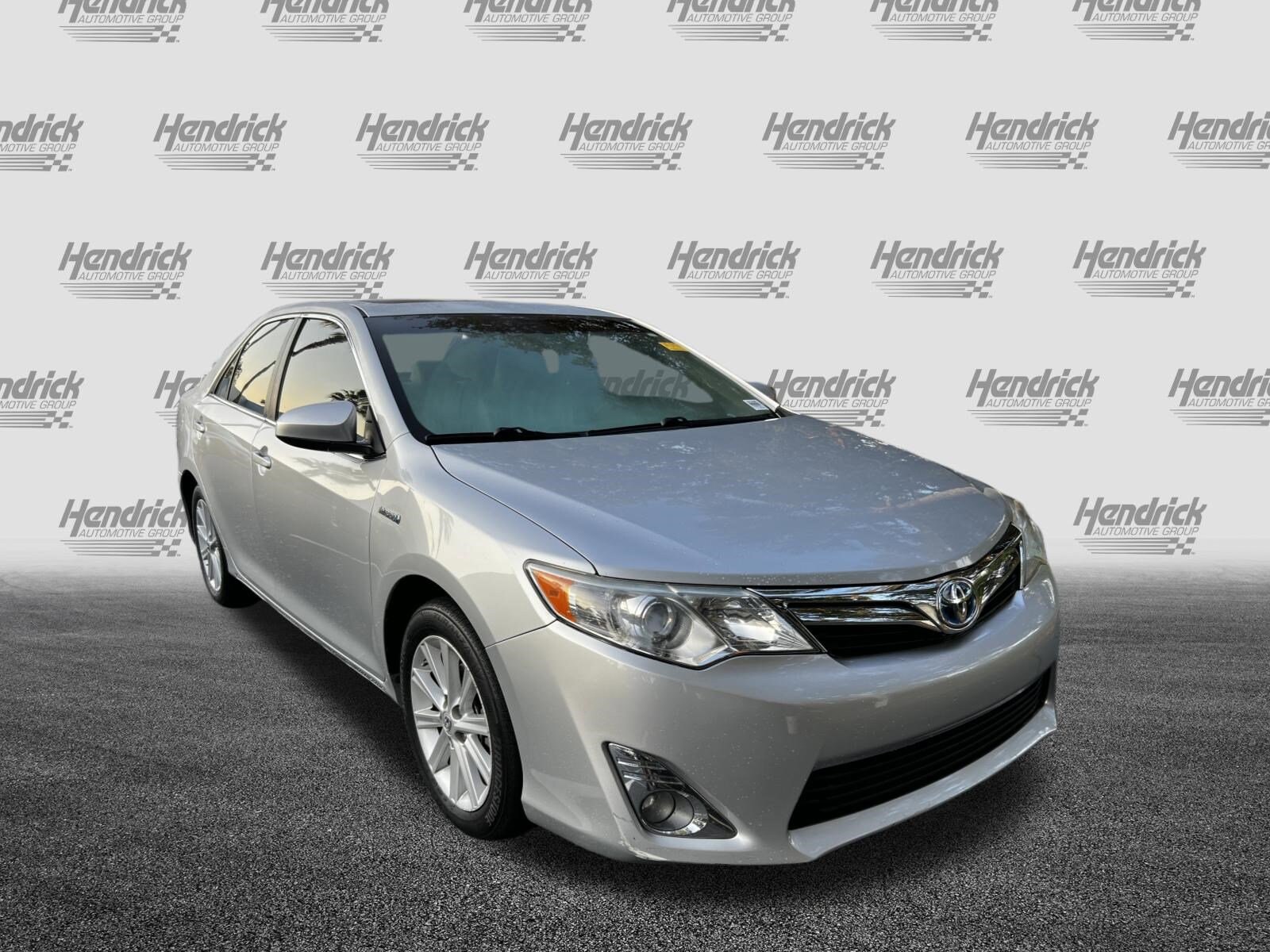 2012 Toyota Camry Hybrid XLE photo 2