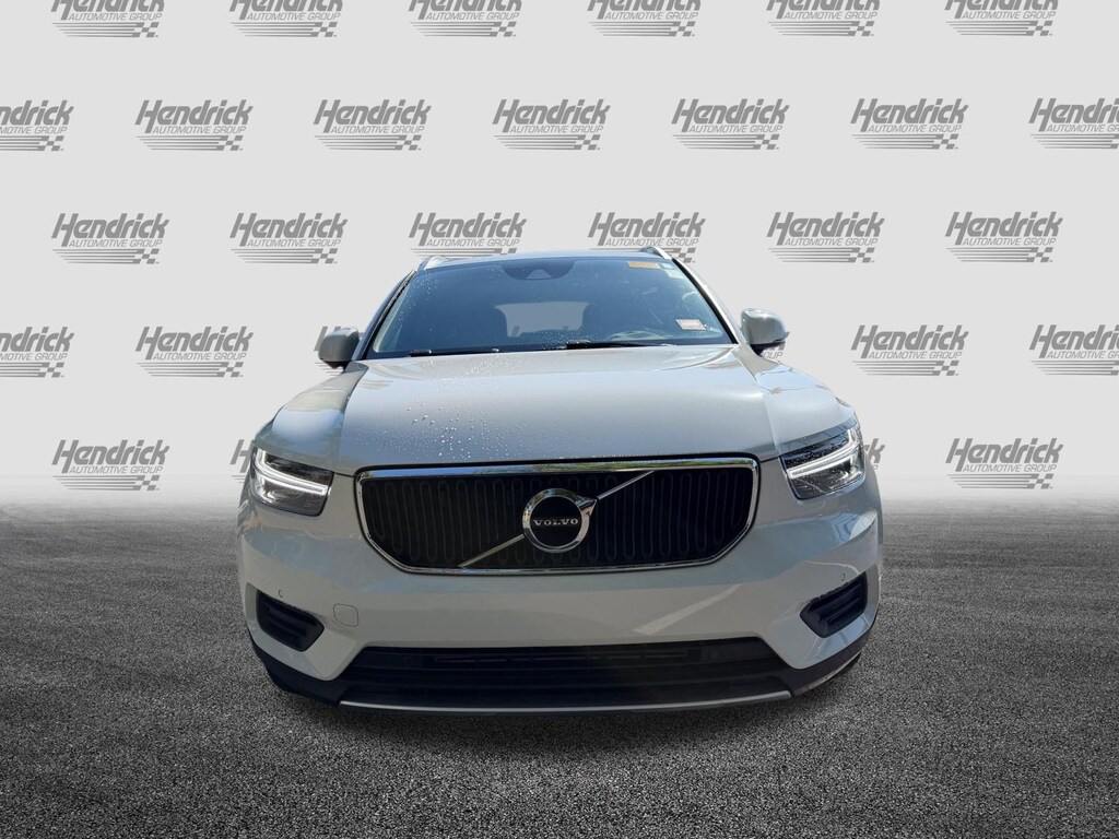Used 2020 Volvo XC40 Momentum SUV