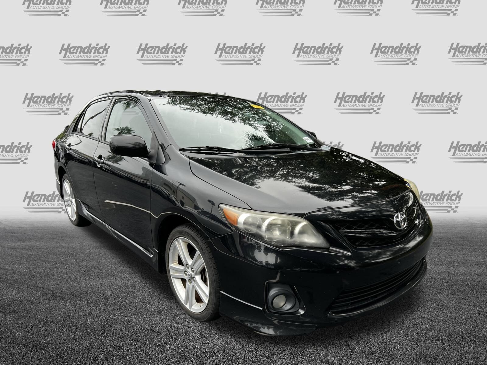 2013 Toyota Corolla S photo 2