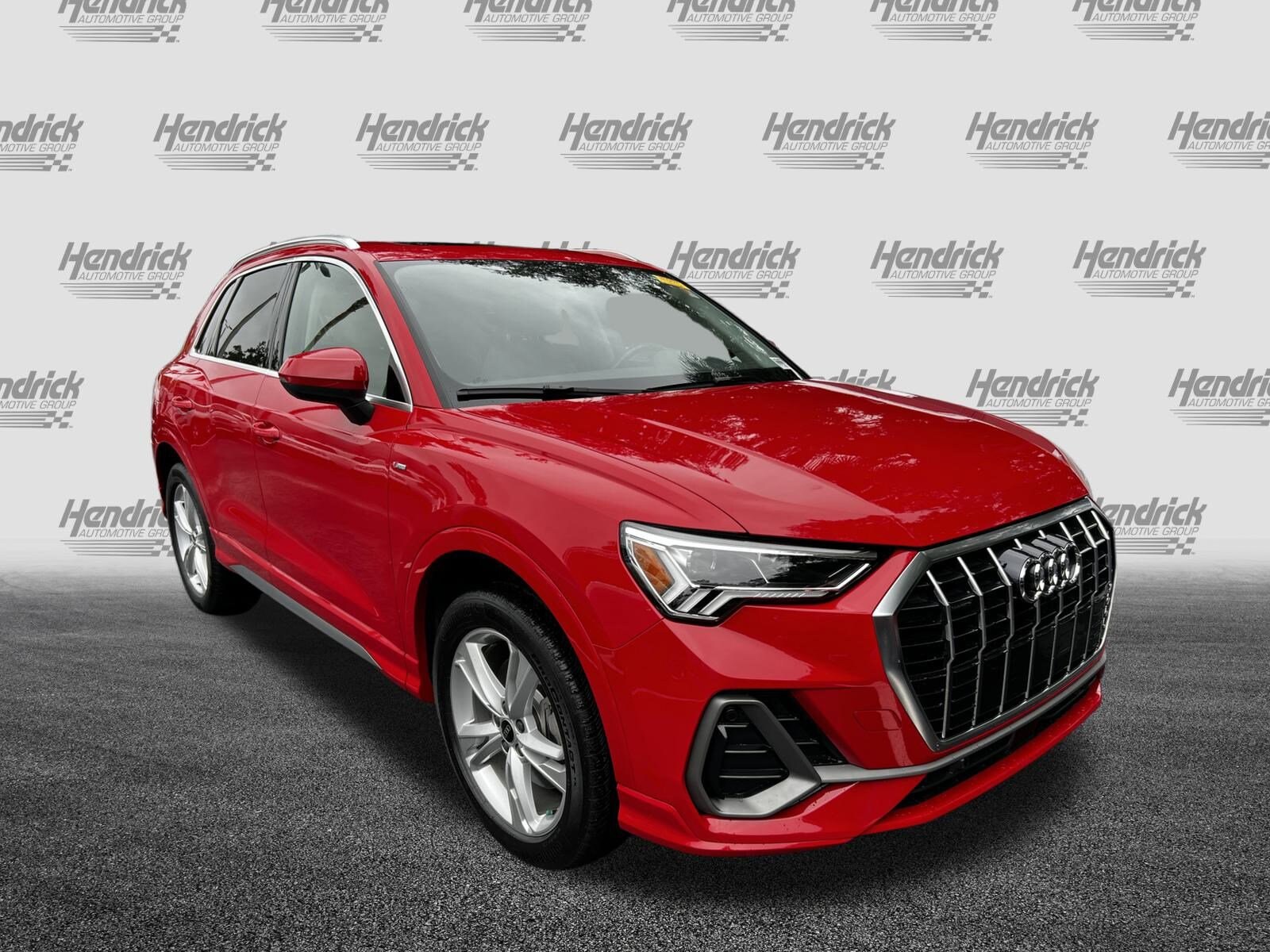 2022 Audi Q3 S line Premium Plus photo 2
