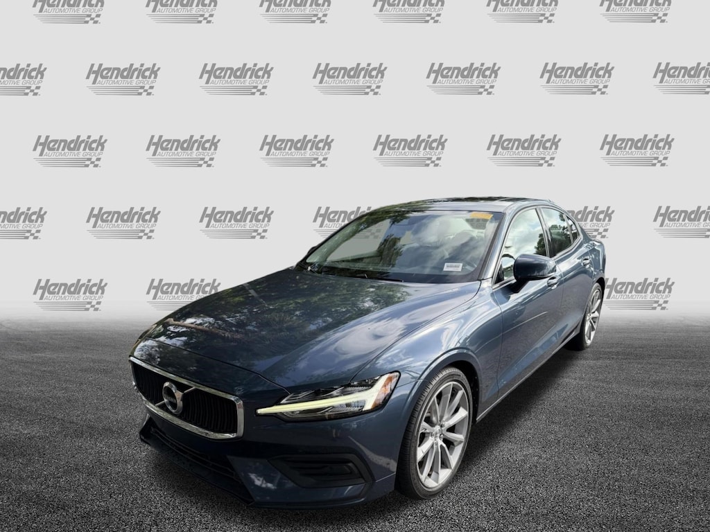 Used 2020 Volvo S60 Momentum Sedan