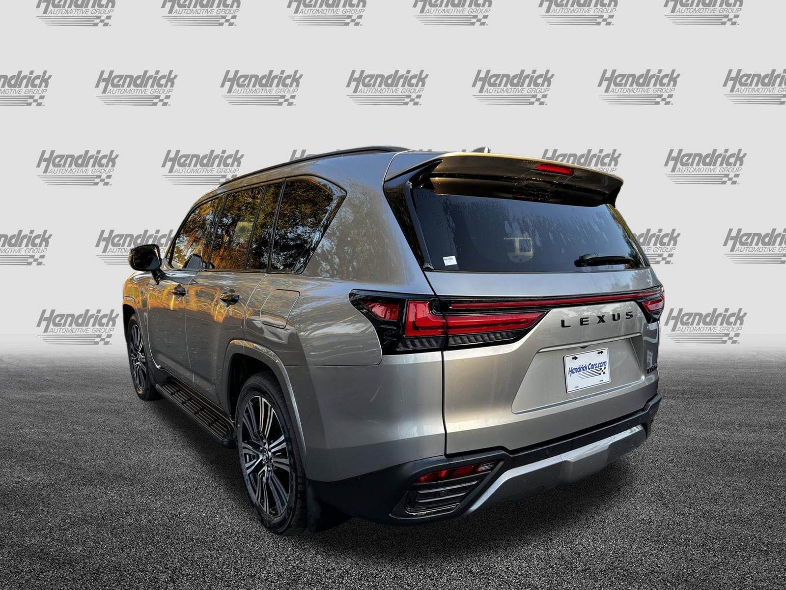 2025 LEXUS LX 600 LUXURY photo 5