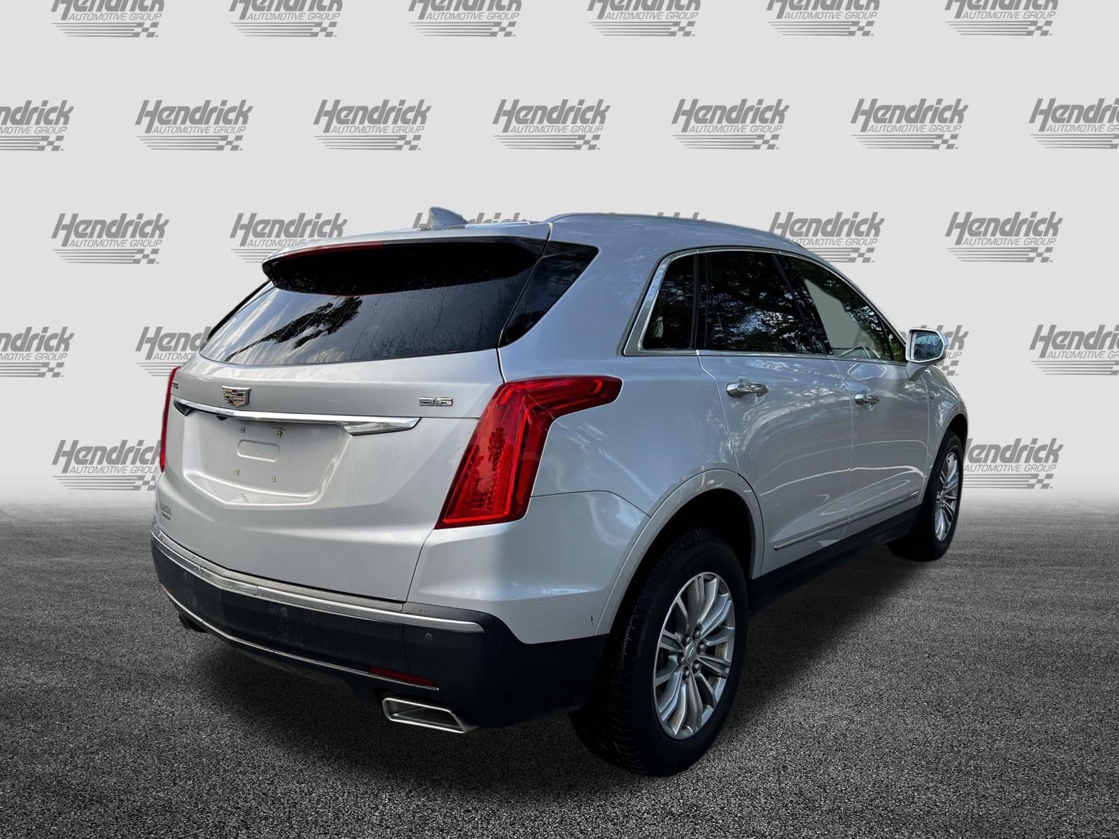 2017 CADILLAC XT5 Luxury FWD photo 3