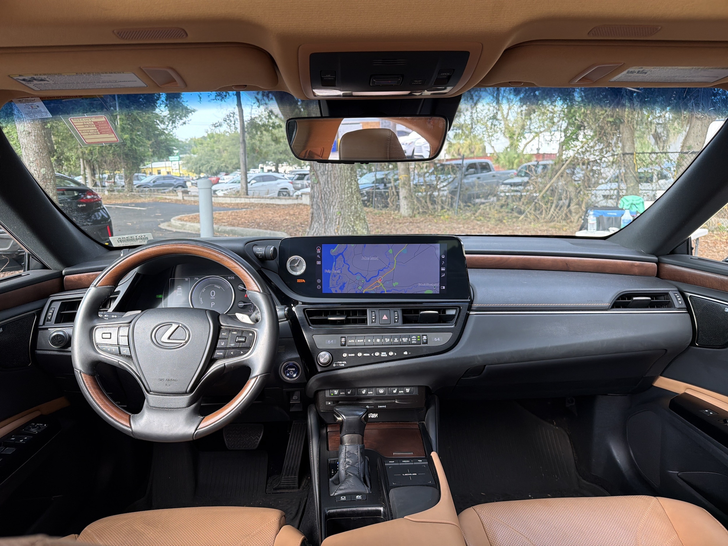 2022 Lexus ES Hybrid 33