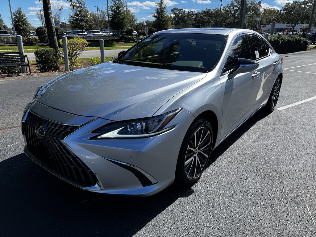 New 2025 Lexus ES 350  Sedan