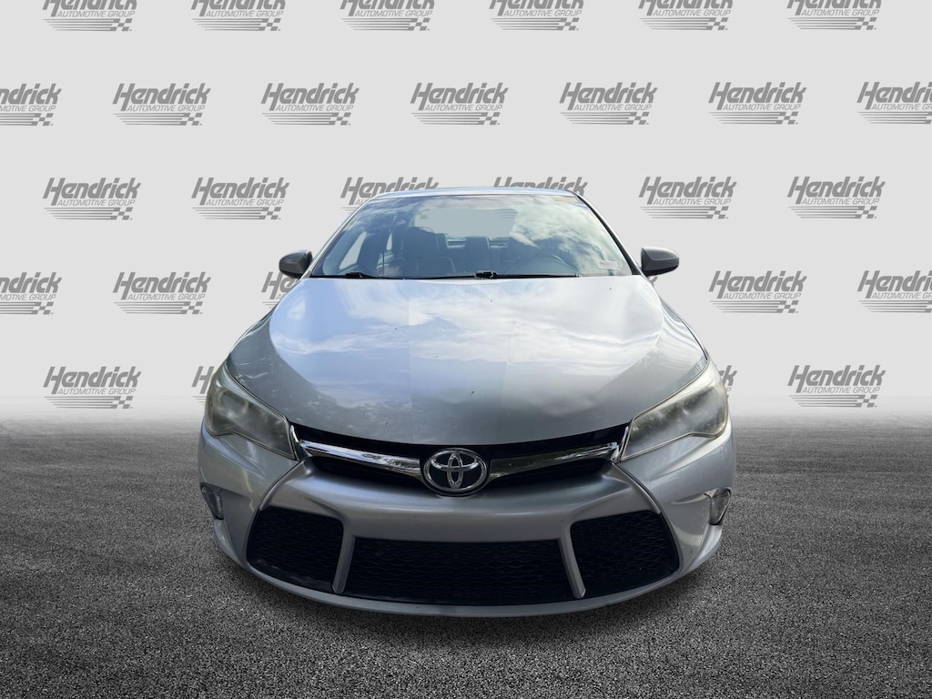 Used 2016 Toyota Camry SE Sedan