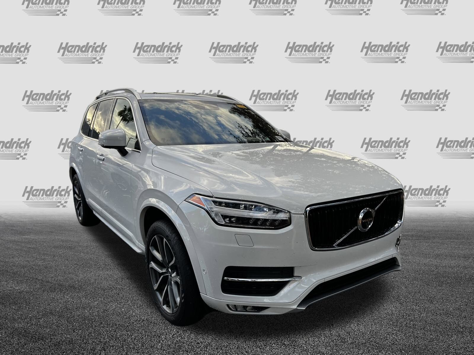 2018 Volvo XC90 Momentum photo 2