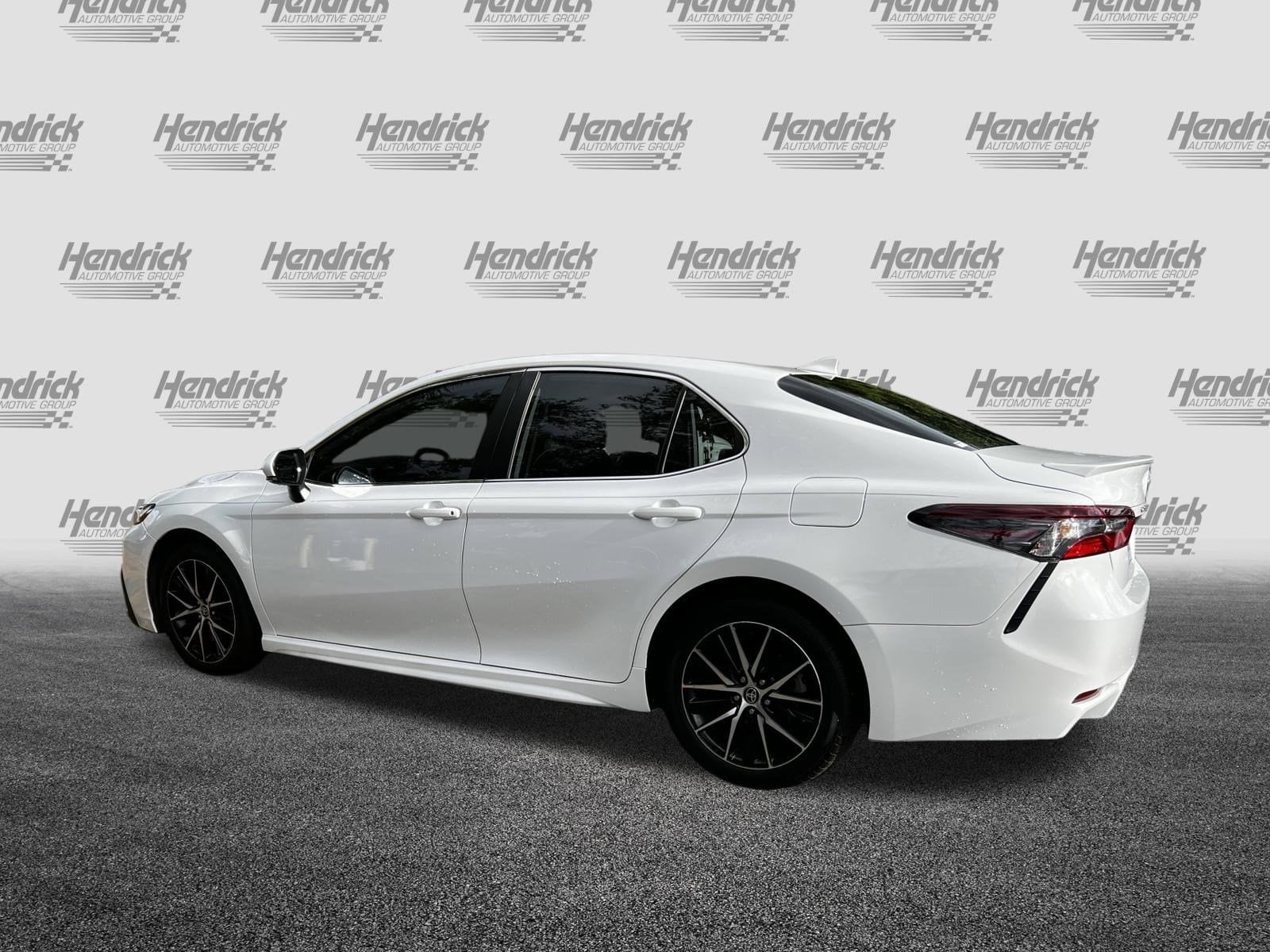 2023 Toyota Camry SE photo 4