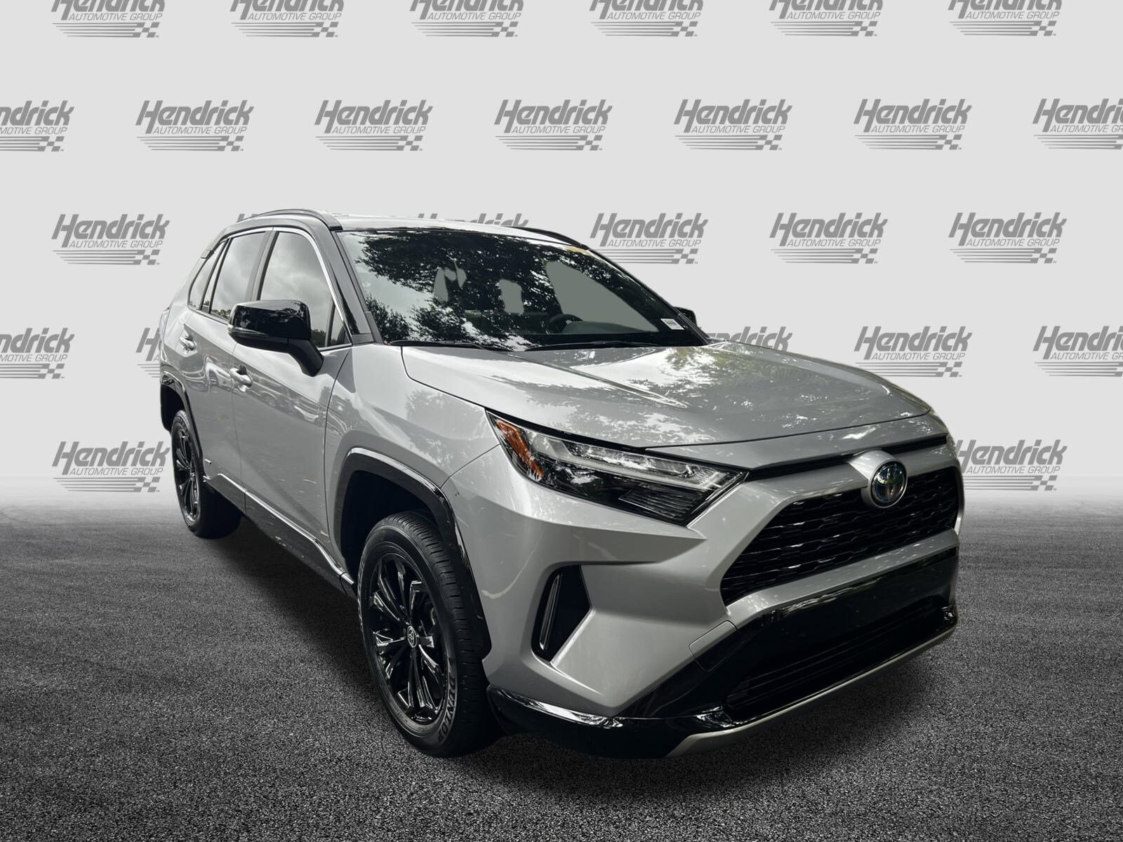 2023 Toyota RAV4 Hybrid XSE photo 2