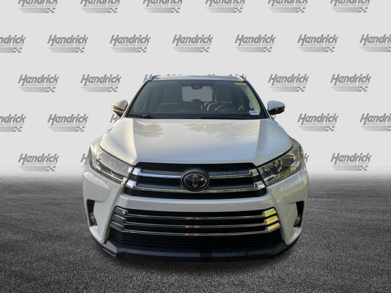 2018 Toyota Highlander Limited Platinum photo 3