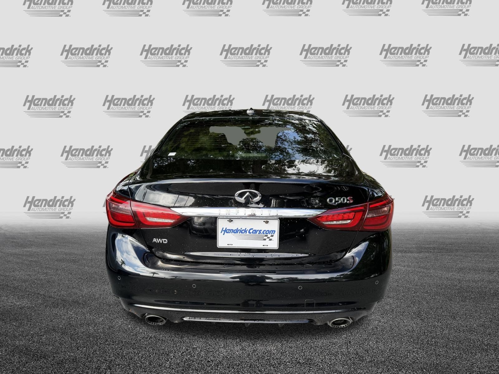 INFINITI Q50 RED SPORT 400
