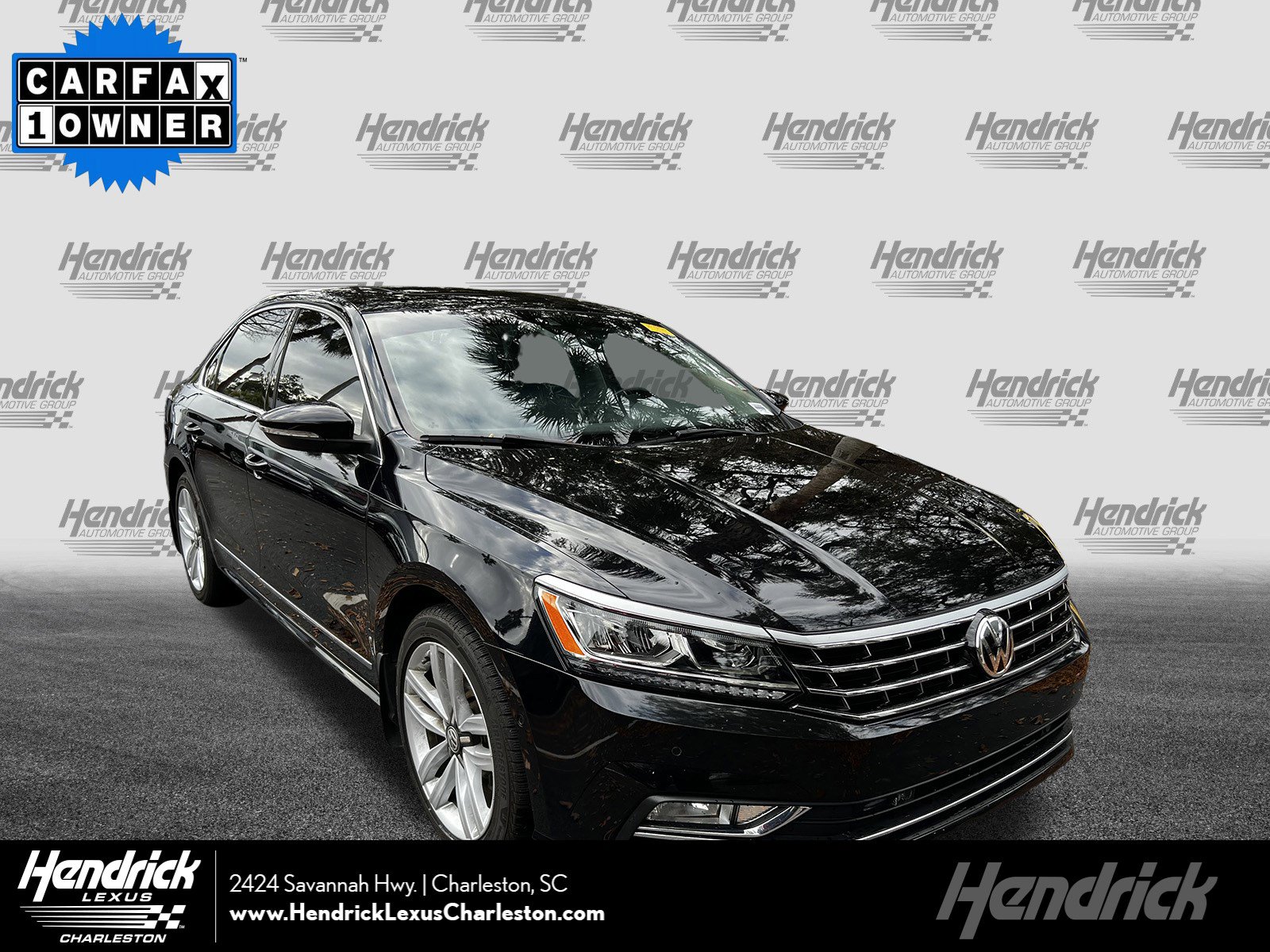 2017 Volkswagen Passat SEL Premium's photo