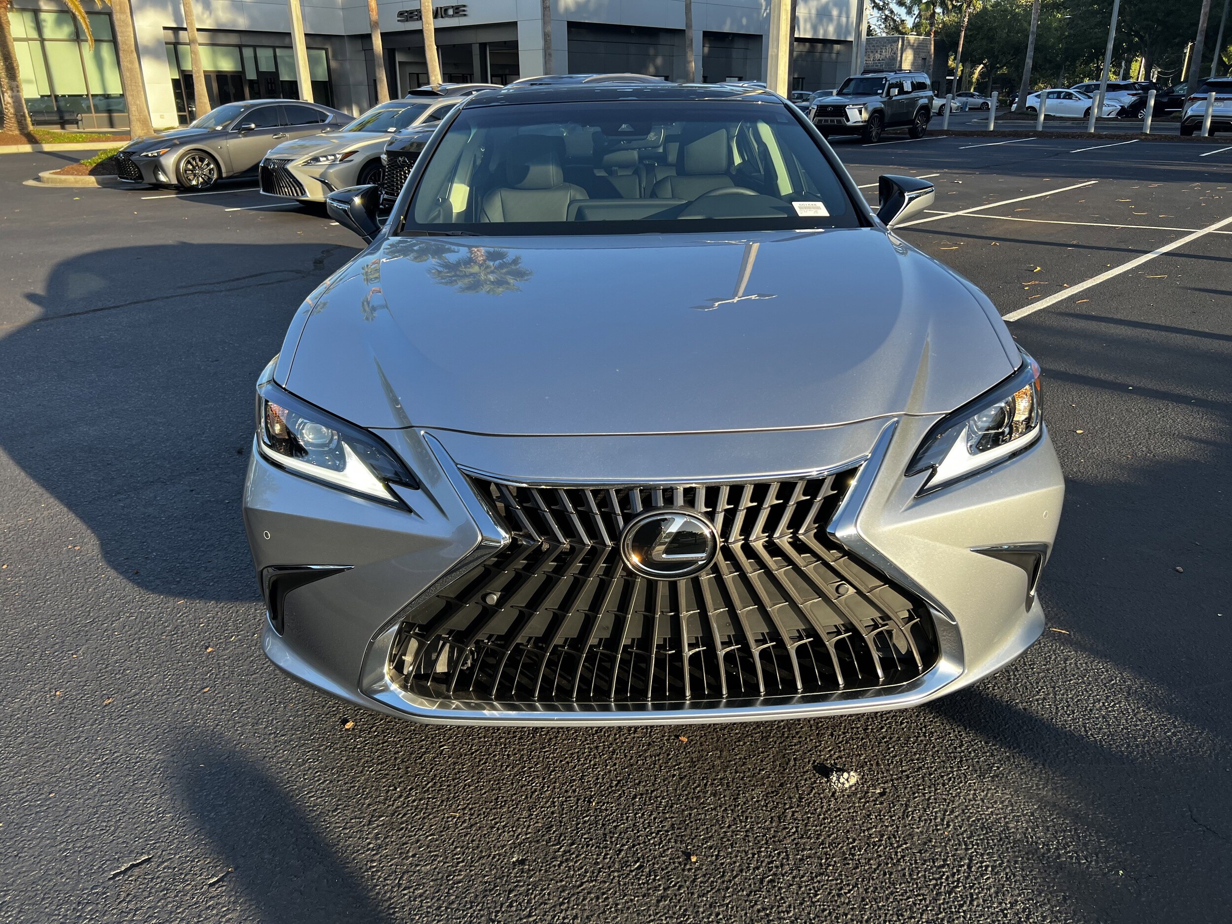 2025 Lexus ES 350 photo 2